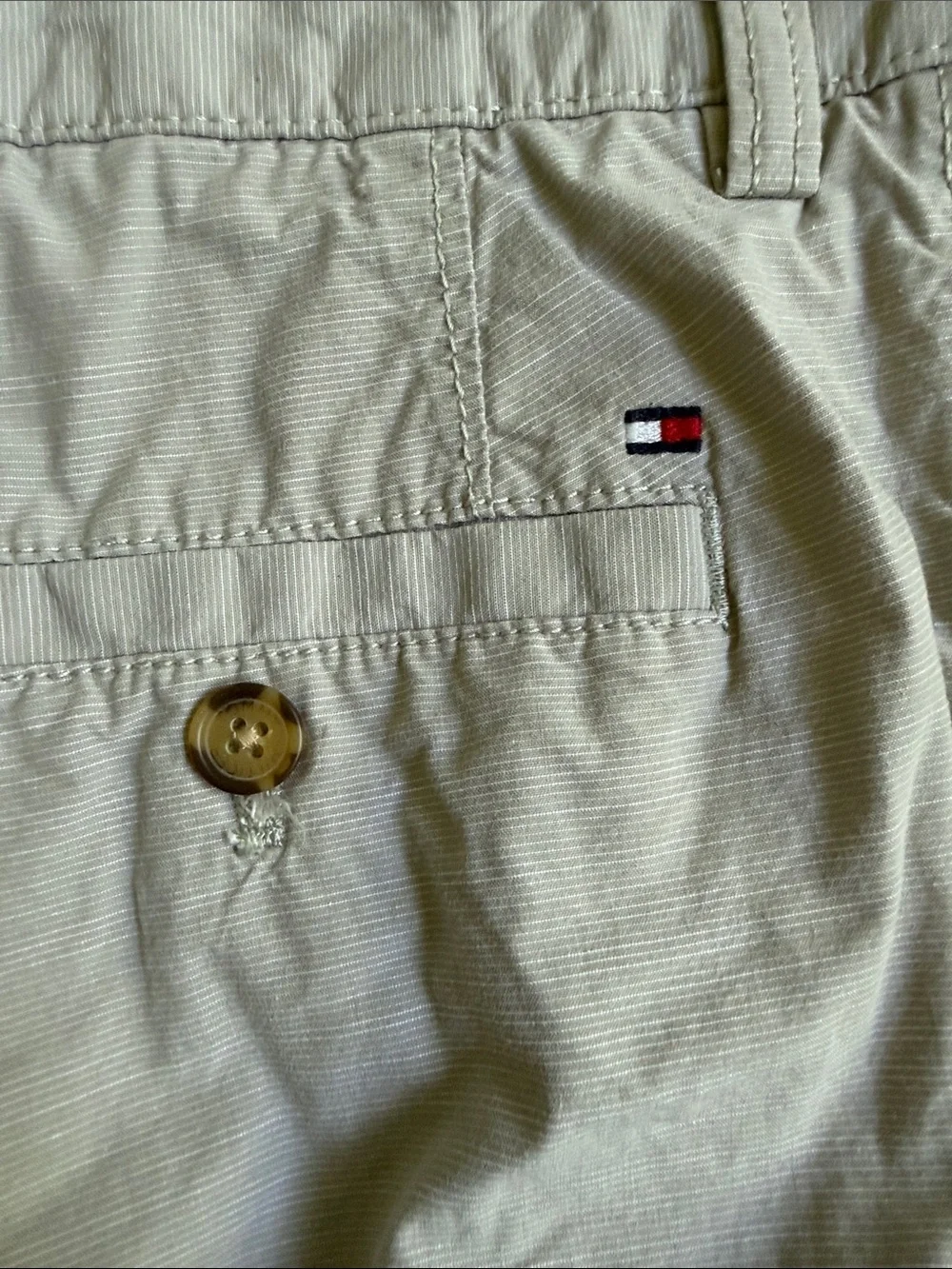 (344)Tommy Hilfiger Men's Light Gray Flat-Front Shorts